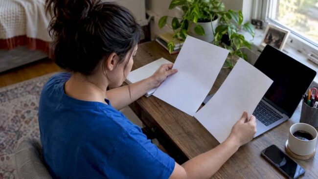 Adult comparing self-pay lab cost estimates