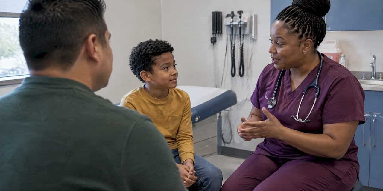 1792924468558_Parent-and-child-discuss-HPV-vaccine-timing Parent and child discuss HPV vaccine timing